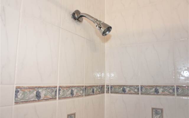 Jamaica Royale 204 - 2 Br Condo