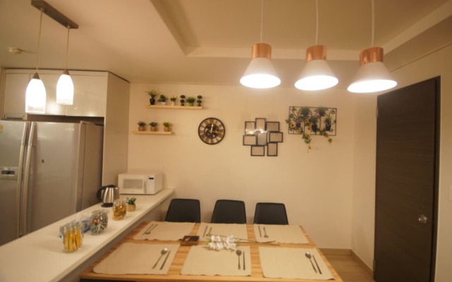 The New Joy House Gongdeok