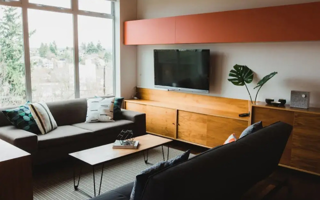 Modern Style Urban Getaway