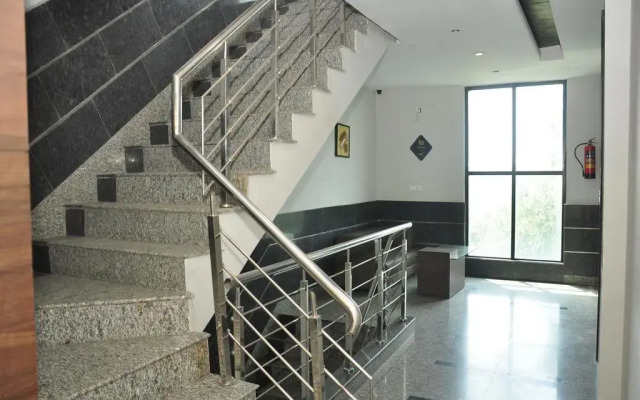 OYO Premium Mall Road Amritsar