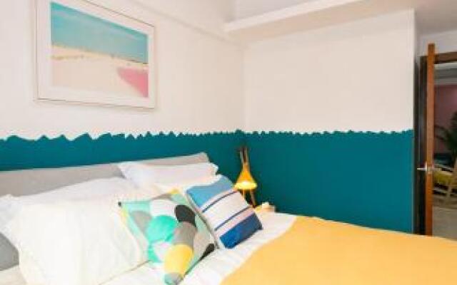 Lu ke boutique homestay no. 00161080 close to changshou road subway station & up and down the nine step street & xiguan gastronomy & sand noodles – Guest Rooms – Guangzhou