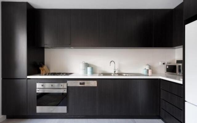 Modern, new 2 bed in the heart of Darling Harbour