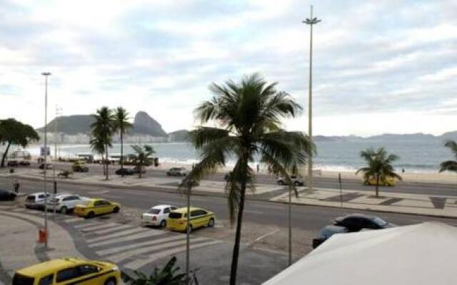 Apartamento frontal à Praia de Copacabana