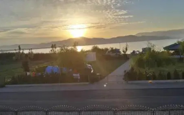 Sunrise Hotel & Camping