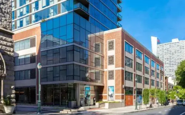 Stay Alfred at 2116 Chestnut