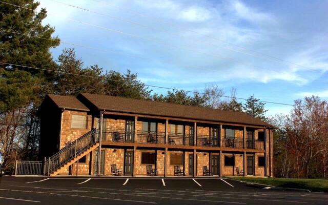 Brushy Mountain Lodges & Golf Club Hotel Room