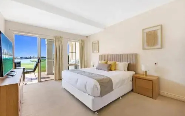 Fairways at Hope Island Resort