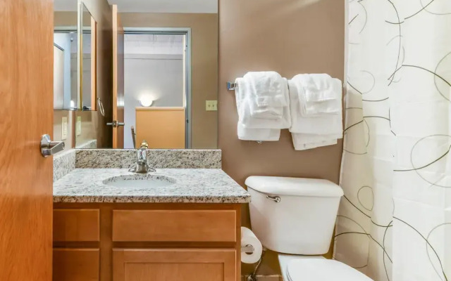 Global Luxury Suites in Downtown Cleveland