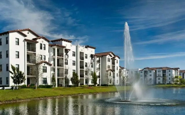 LYX Suites at Amli in Doral