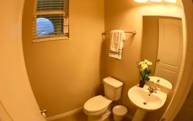 Four Bedrooms Townhome 5126