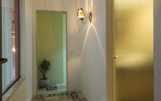 Motel 2001 - Adults Only