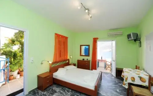 Meropi Rooms