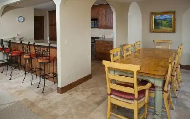 Lions Ridge Loop Home 1773