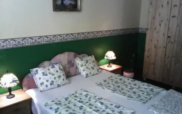 Babérliget Apartmanház