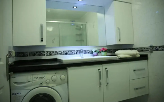 Important Group Villa Royal