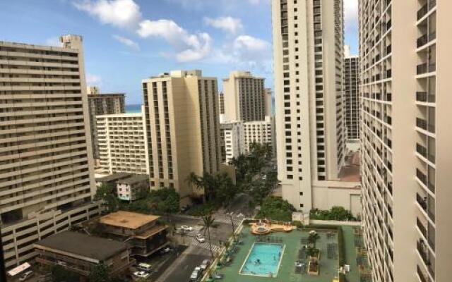 Waikiki Banyan Condo 29th Floor
