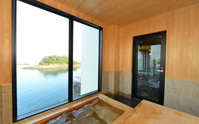 Toyo Tsukumo Bay Hotel