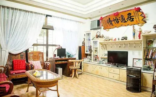 Weiyang Art B and B