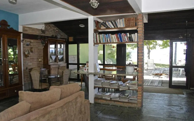 Vila de Zimbros Casa 01