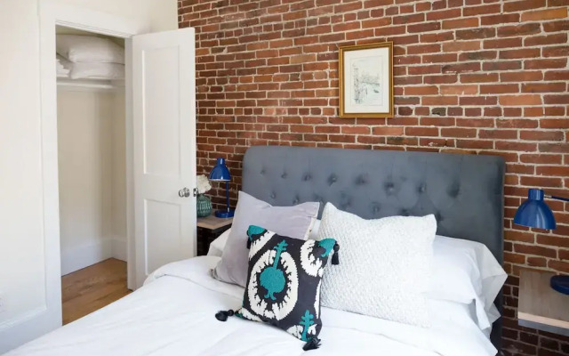 Contemporary South End Suites by Sonder