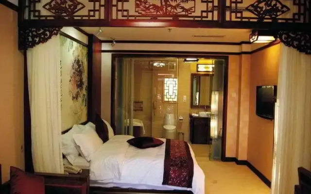 Chateau L'Act Hotel