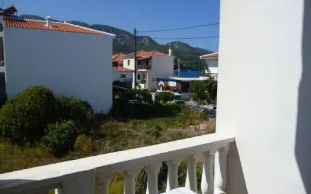 Pension Eleni Rooms