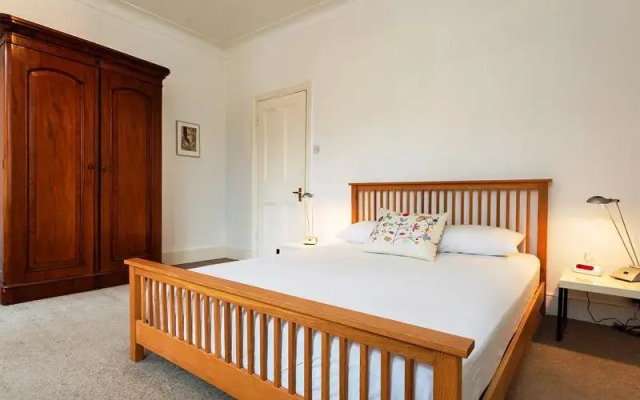 Veeve 2 Bed House Hazeldene Road Chiswick