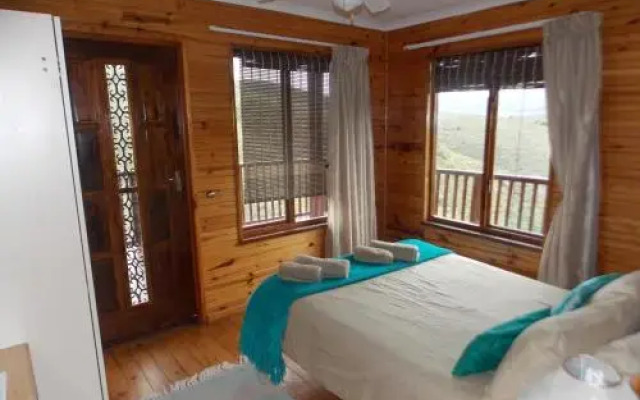 Eagle Falls Country Lodge