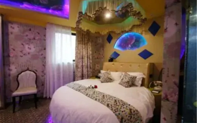 Yaliang Theme Hotel