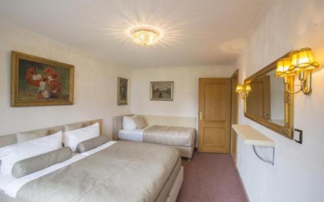 Golden GaPa Penthouse 1