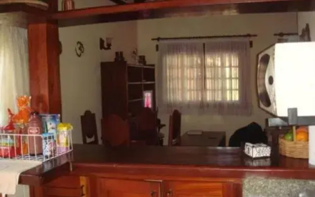 FANTÁSTICA CASA COM ÁREA DE PISCINA até 10 PESSOAS em MARESIAS SÃO SEBASTIÃO