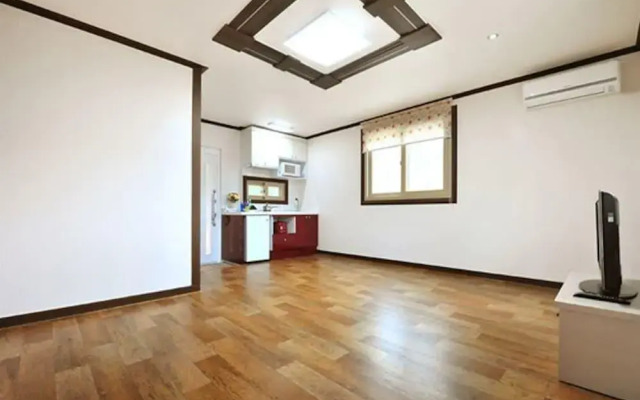 Samjung-gol Grassfield Pension