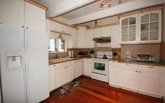 3333 Bruce Drive