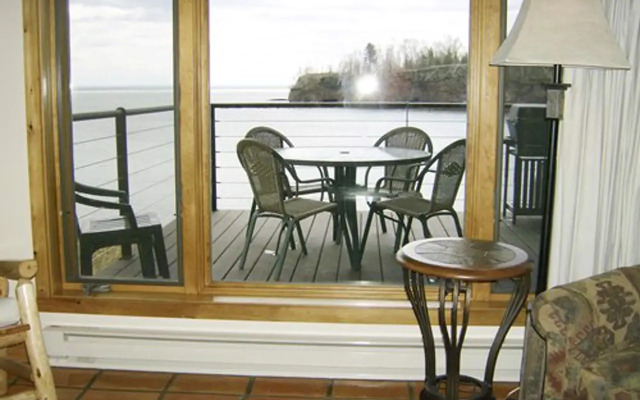 The Lakehomes at Superior Shores