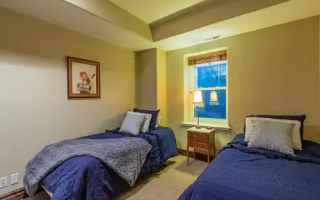 Heavenly Hillside Hangout - 3 Br Home