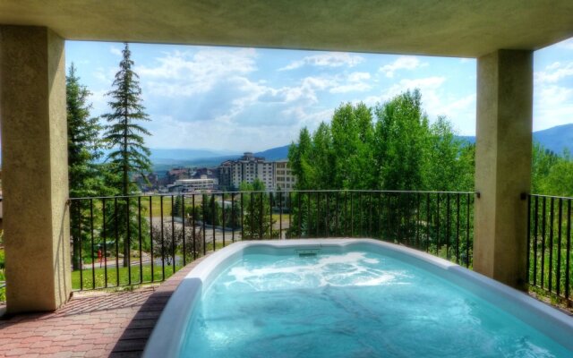 Bronze Tree Condominiums by Mountain Resorts