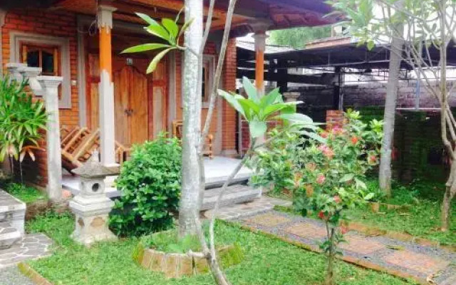 Puri Manik Sari
