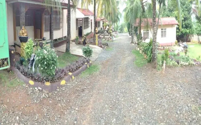 R and R Private Homes