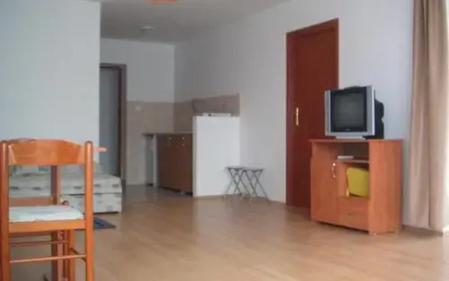 Lantos Apartmanház