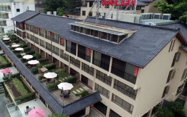 Luotong Jiuxing Fishing Village