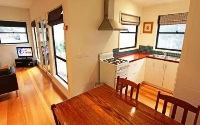 Banksia Lake Cottages