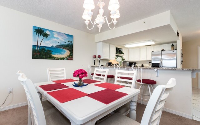 Islander 4001 by RedAwning