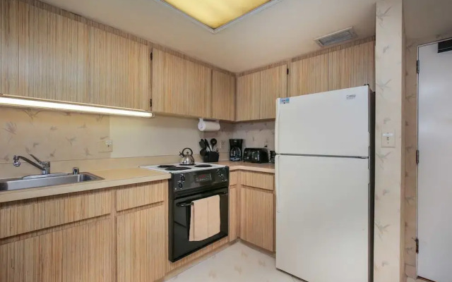 Ilikai 1437 - Studio Condo