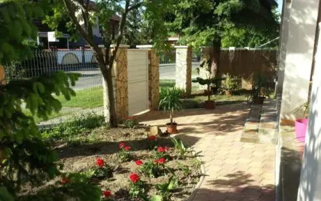 Alex's Apartman & Panzió