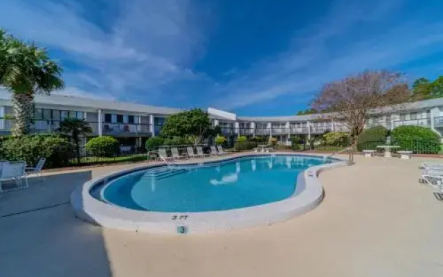 Follow The Sun - 1 Br Apts