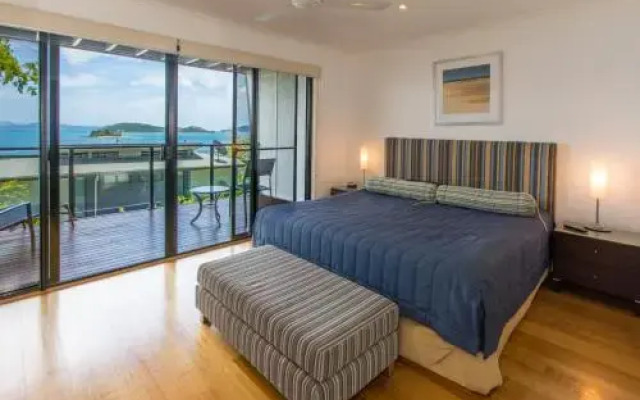 Sea View Shorelines Hamilton Island