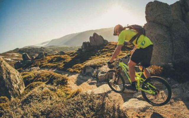 Razorback 11 - Razorback Plaza Jindabyne