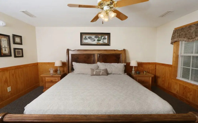 Wildwood Falls 4 3 Br cabin by RedAwning