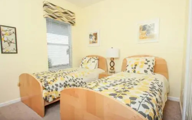 Comrow Villa 7739
