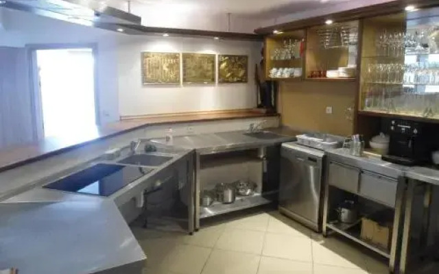 Club Canada Family House sauna wifi free parking